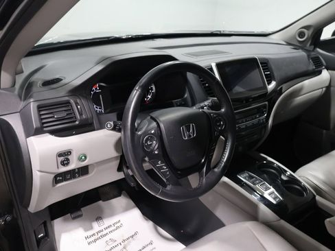 Used 2017 Honda Pilot Touring image 17