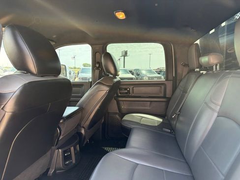 Used 2024 RAM 3500 Tradesman w/ Chrome Appearance Group AWD/4WD image 17