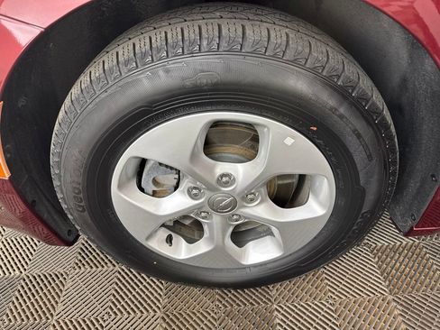 Used 2018 Chrysler Pacifica Touring Plus FWD image 29