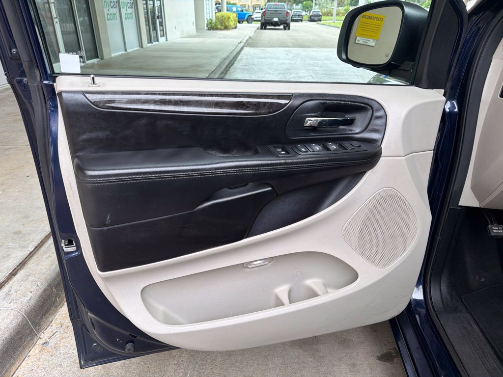 Used 2013 Dodge Grand Caravan SE FWD image 30