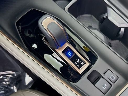 Used 2025 Toyota Grand Highlander AWD Hybrid image 17