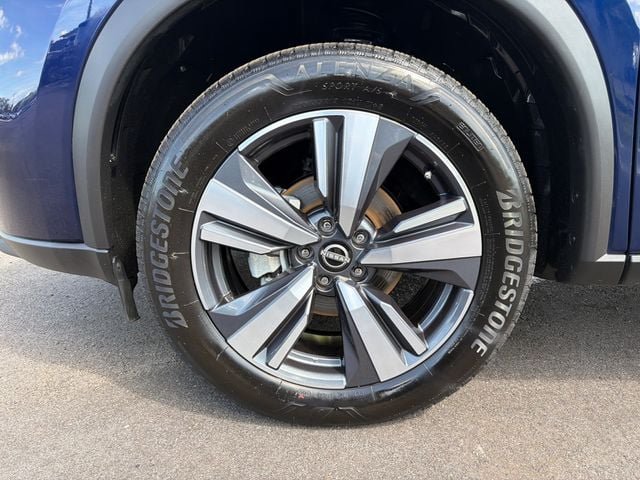 Used 2026 Nissan Rogue SL FWD image 11