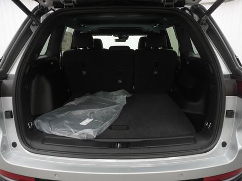 New 2026 Jeep Grand Cherokee Altitude AWD/4WD image 31