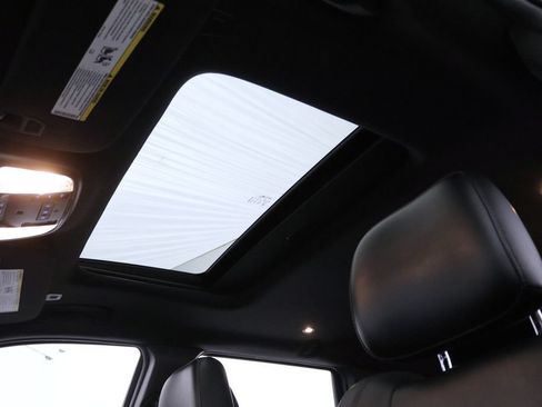 Used 2018 Jeep Grand Cherokee Limited AWD/4WD image 27