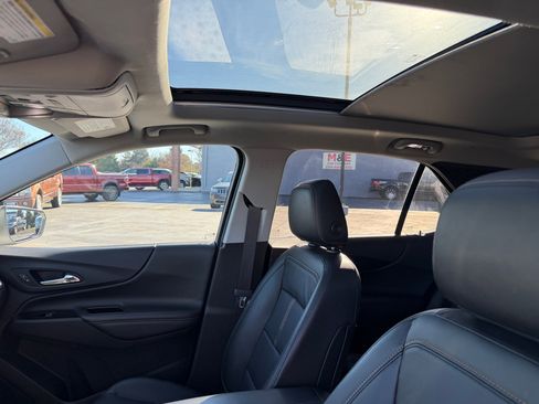 Used 2022 Chevrolet Equinox Premier image 18