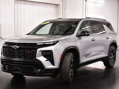 Used 2025 Chevrolet Traverse RS