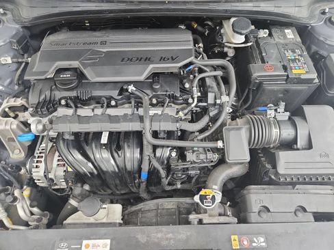 Used 2025 Hyundai Elantra SEL FWD image 38