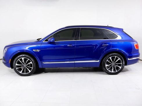 Used 2019 Bentley Bentayga AWD/4WD image 2