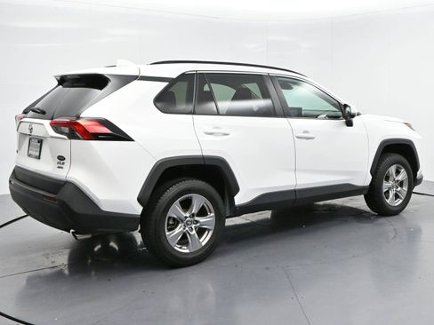 Used 2022 Toyota RAV4 XLE AWD/4WD image 7