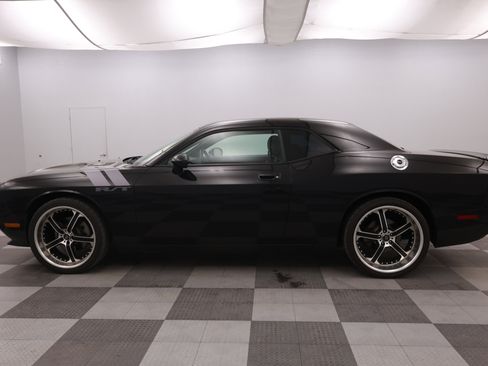 Used 2009 Dodge Challenger R/T RWD image 5