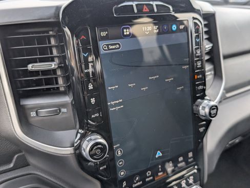 Used 2024 RAM 2500 Big Horn w/ Sport Appearance Package image 9