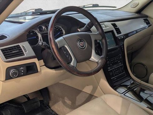 Used 2009 Cadillac Escalade AWD image 10