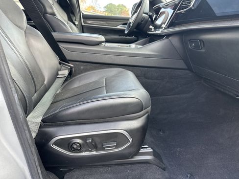 Used 2022 Jeep Wagoneer Series III w/ Premium Group I image 15