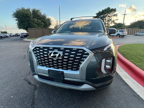 Used 2022 Hyundai Palisade Limited FWD image 2