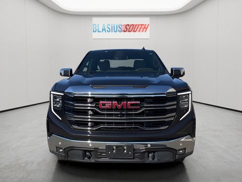 Used 2022 GMC Sierra 1500 SLT w/ SLT Premium Plus Package AWD/4WD image 12