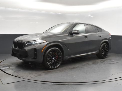 New 2026 BMW X6 xDrive40i w/ Climate Comfort Package image 3