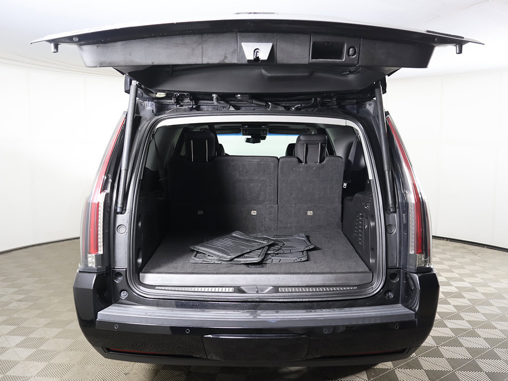 Used 2019 Cadillac Escalade ESV Premium Luxury w/ Escalade Sport Edition AWD/4WD image 18