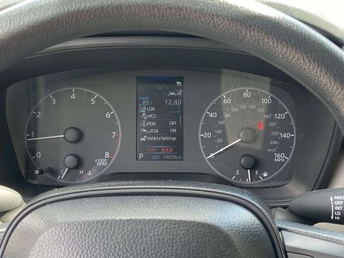 Used 2025 Toyota Corolla Cross L FWD image 32