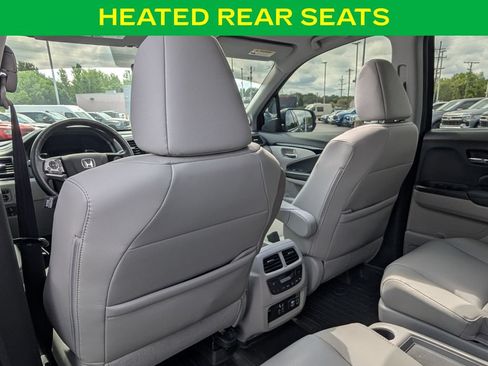Used 2022 Honda Pilot Touring image 16