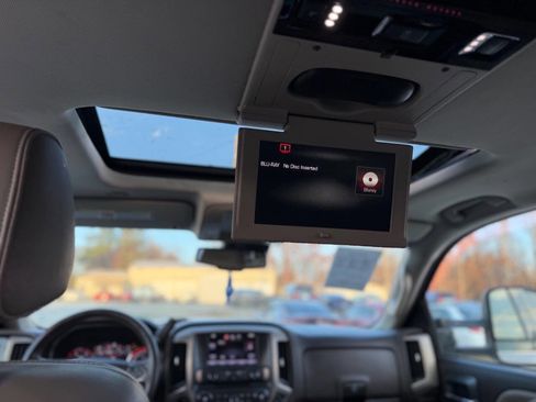 Used 2015 GMC Sierra 2500 Denali w/ Duramax Plus Package image 26