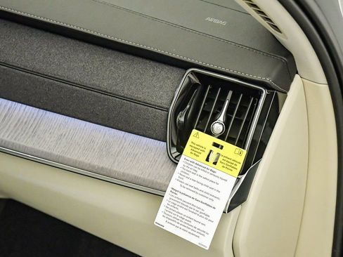 New 2026 Volvo XC90 T8 Ultra w/ Protection Package Premier AWD/4WD image 16