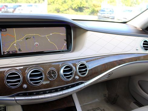 Used 2014 Mercedes-Benz S 550 Sedan image 32