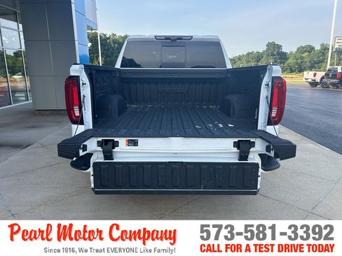Certified 2024 GMC Sierra 1500 AT4 w/ Technology Package AWD/4WD image 6