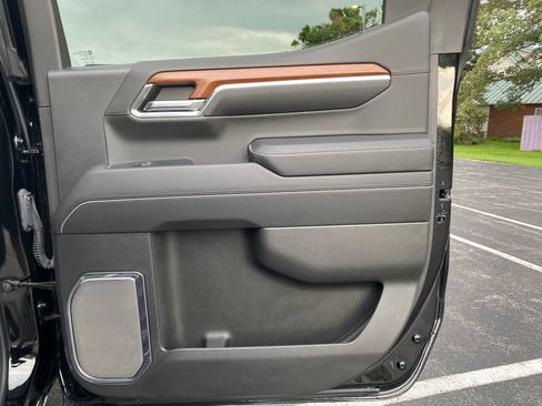 Used 2023 GMC Sierra 1500 Denali AWD/4WD image 13
