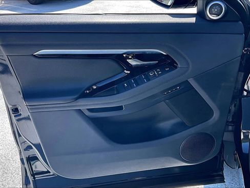 Used 2020 Land Rover Range Rover Evoque SE image 22