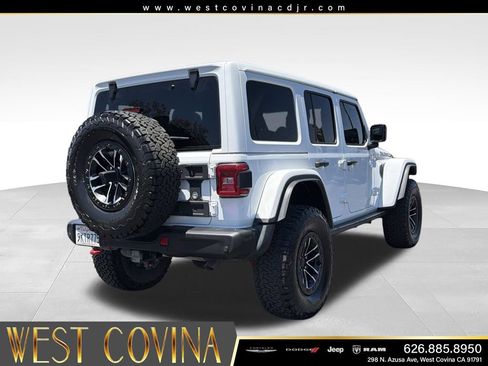 Used 2024 Jeep Wrangler Unlimited Rubicon AWD/4WD image 10
