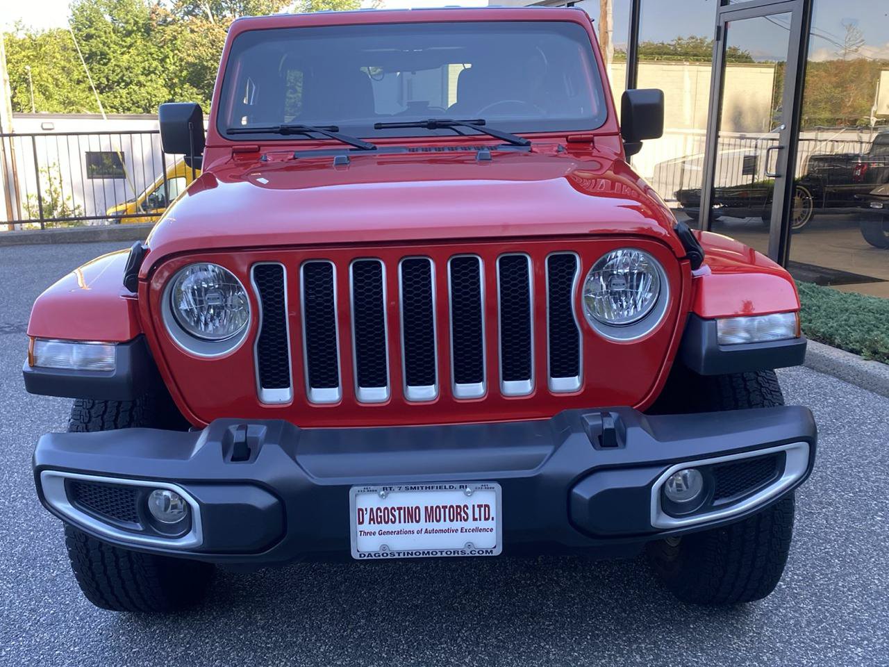 Used 2020 Jeep Wrangler Unlimited Sahara AWD/4WD image 5