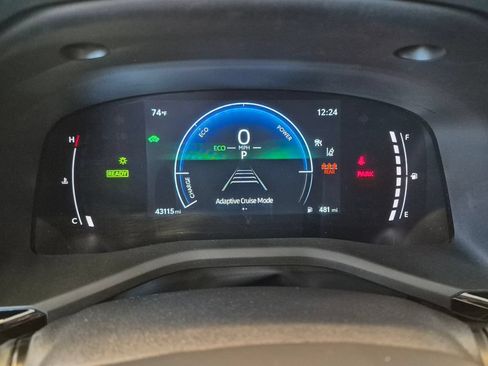 Used 2025 Toyota Camry LE FWD image 19