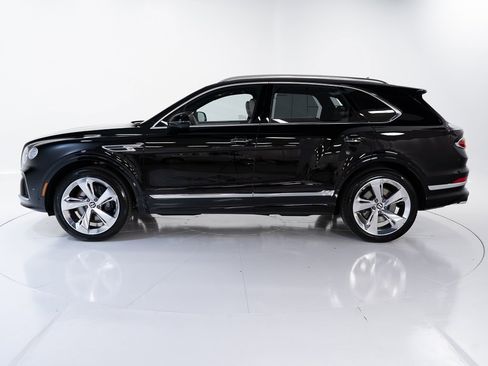 New 2025 Bentley Bentayga V8 image 2