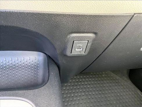 Used 2025 Toyota Corolla LE FWD image 25