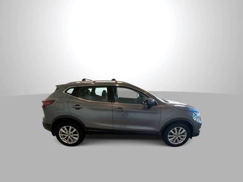 Used 2020 Nissan Rogue Sport SV image 9