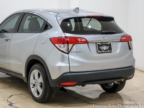 Used 2019 Honda HR-V LX image 9