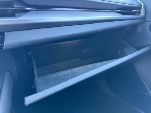 Used 2024 Cadillac XT4 Premium Luxury image 21