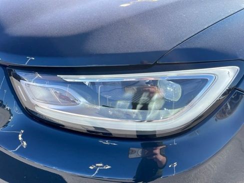 Used 2023 Chrysler Pacifica Pinnacle image 9