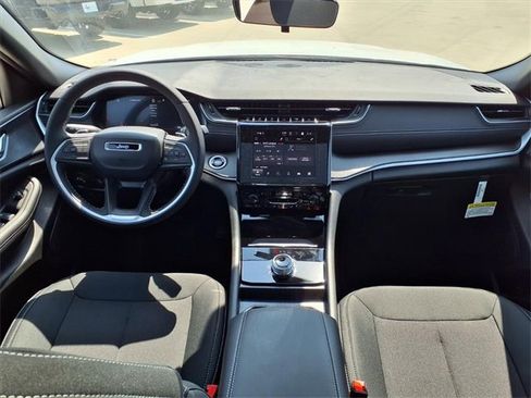 New 2025 Jeep Grand Cherokee L Laredo w/ Luxury Tech Group I image 7