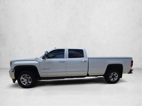 Used 2016 GMC Sierra 2500 SLT w/ Duramax Plus Package AWD/4WD image 8