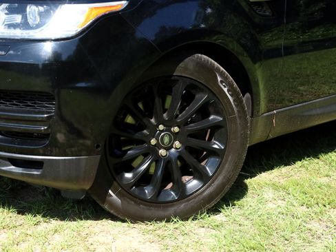 Used 2017 Land Rover Range Rover Sport SE image 43