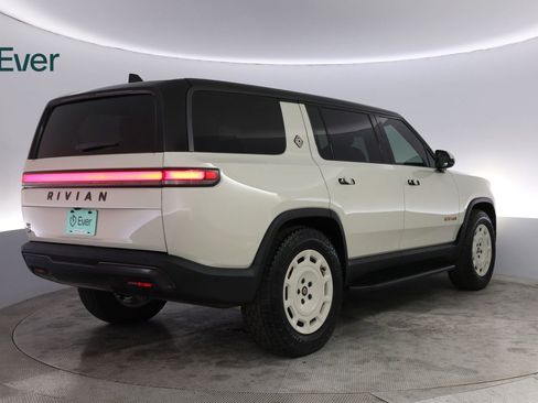Used 2025 Rivian R1S Adventure AWD/4WD image 3