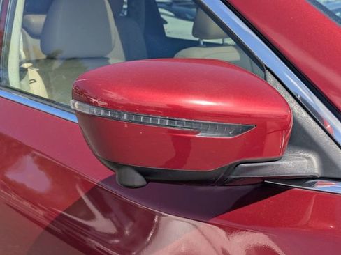 Used 2019 Nissan Rogue SL w/ Premium Package image 10