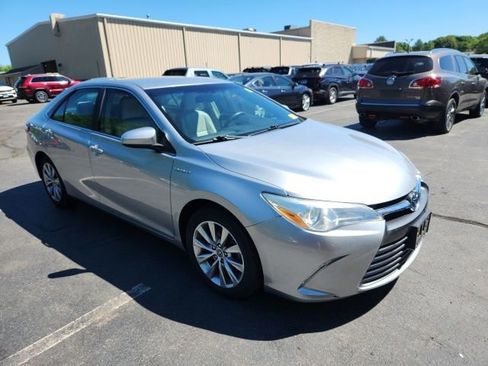 Used 2015 Toyota Camry XLE FWD image 3