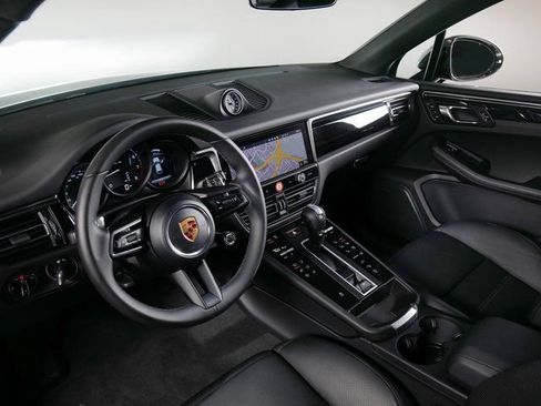 Certified 2026 Porsche Macan AWD/4WD image 20