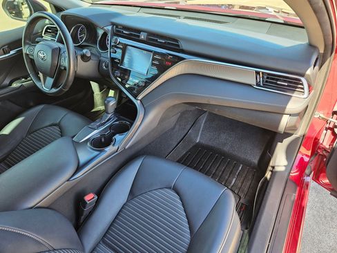 Used 2018 Toyota Camry SE w/ Convenience Package image 37