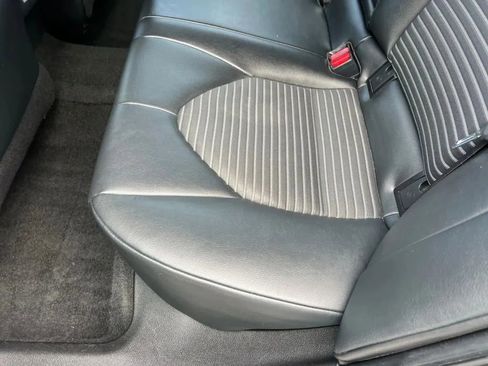 Used 2021 Toyota Camry SE FWD image 21