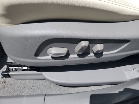 Certified 2023 Cadillac XT6 Premium Luxury image 23