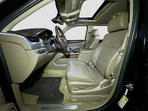 Used 2015 GMC Yukon SLT w/ HD Trailering Package image 20