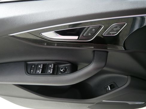 Used 2019 Audi Q7 3.0T Premium Plus AWD/4WD image 19